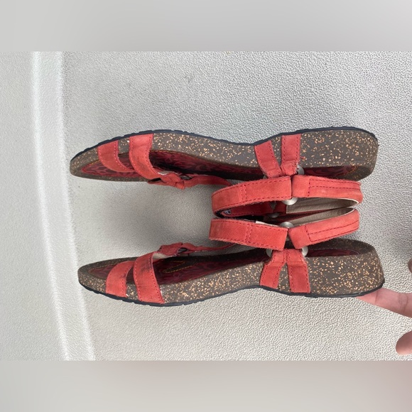 Teva Cork red Strappy leather Velcro close open toe sandal US 8 - Picture 7 of 9